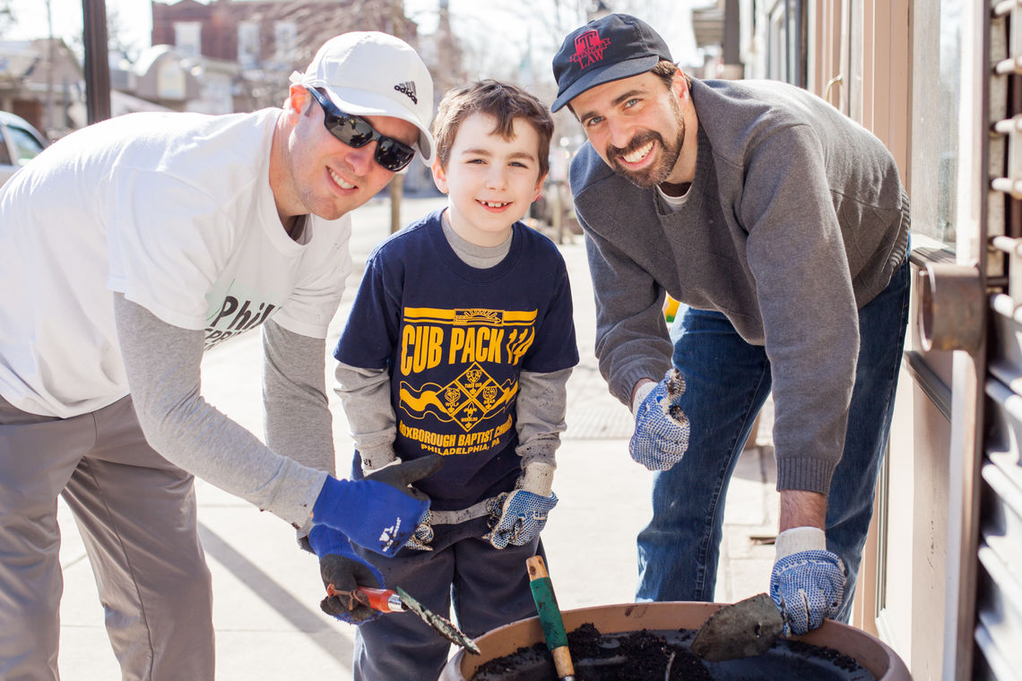 Photo: Local residents help get Ridge Avenue in top shape for the spring